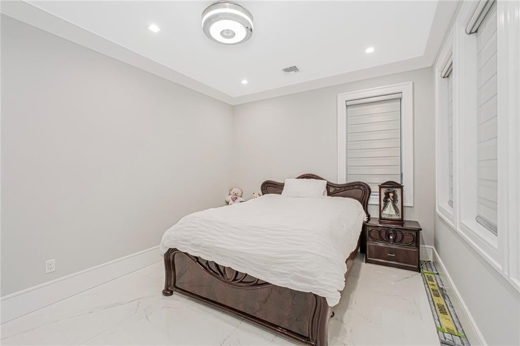 Staten Island, New York, 10304, United States, 4 Bedrooms Bedrooms, ,4 BathroomsBathrooms,Residential,Active,1968381