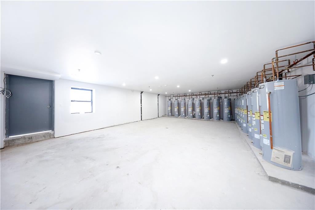 Flushing, New York, 11358, United States, ,Commercial,Active,1945081