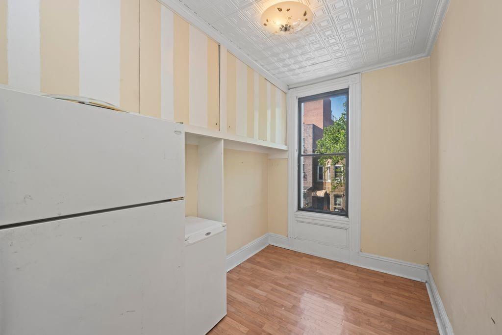 Brooklyn, New York, 11220, United States, 5 Bedrooms Bedrooms, ,3 BathroomsBathrooms,Residential,Active,1877839