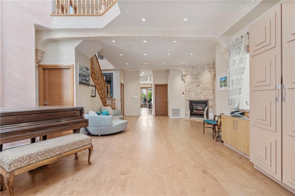 Brooklyn, New York, 11235, United States, 3 Bedrooms Bedrooms, ,3 BathroomsBathrooms,Residential,Active,2043829