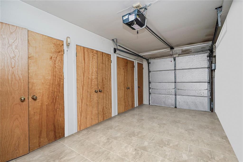 Brooklyn, New York, 11234, United States, 4 Bedrooms Bedrooms, ,7 BathroomsBathrooms,Residential,Active,1859380