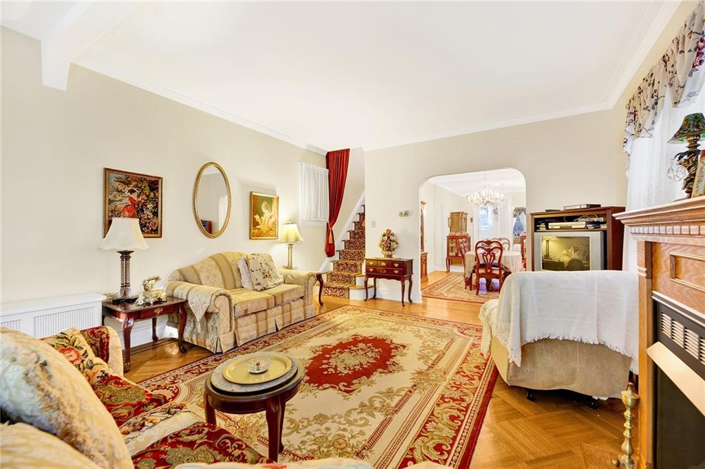 Brooklyn, New York, 11209, United States, ,2 BathroomsBathrooms,Residential,Active,1704152