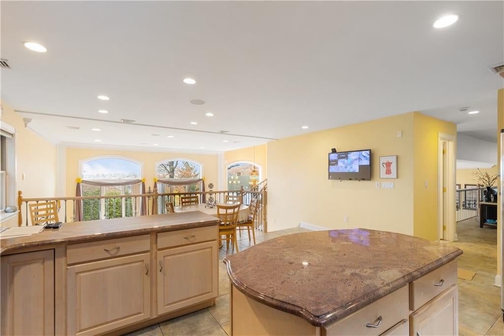 Staten Island, New York, 10304, United States, 4 Bedrooms Bedrooms, ,4 BathroomsBathrooms,Residential,Active,1997634