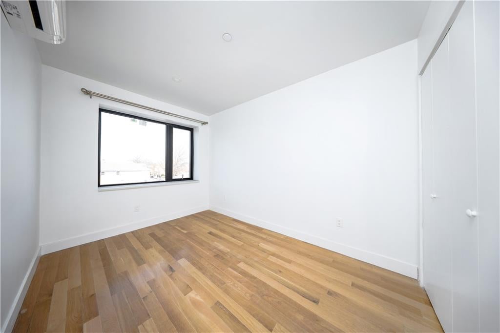 Flushing, New York, 11358, United States, ,Commercial,Active,1945081