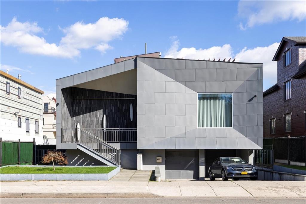 Brooklyn, New York, 11235, United States, 5 Bedrooms Bedrooms, ,5 BathroomsBathrooms,Residential,Active,1963250