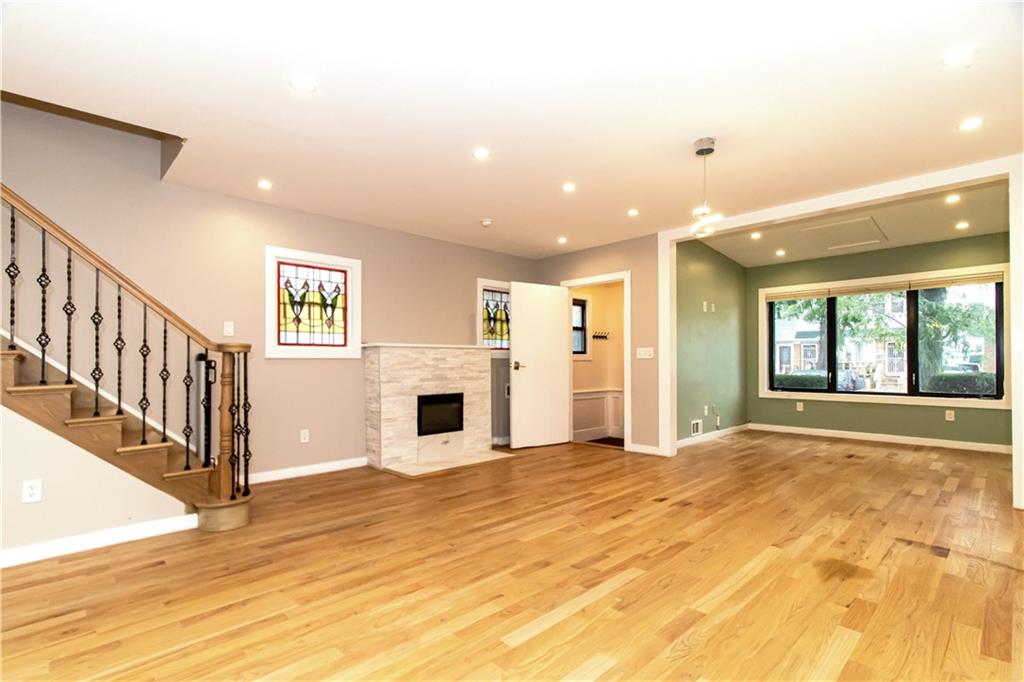 Brooklyn, New York, 11210, United States, 3 Bedrooms Bedrooms, ,3 BathroomsBathrooms,Residential,Active,1920267