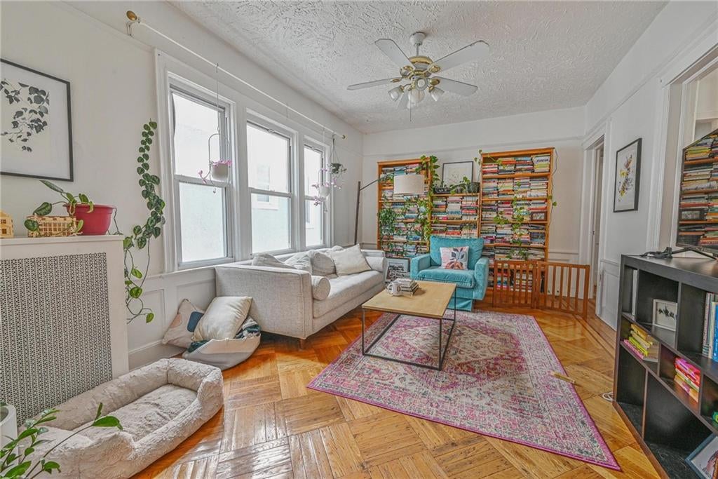 Brooklyn, New York, 11220, United States, 5 Bedrooms Bedrooms, ,3 BathroomsBathrooms,Residential,Active,1867909