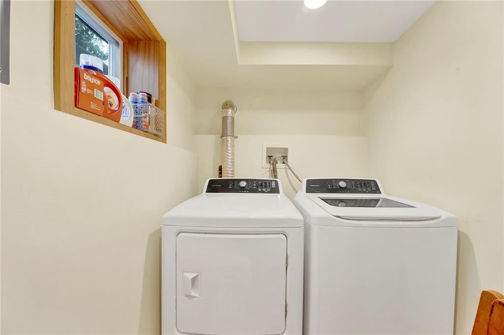 Brooklyn, New York, 11209, United States, 3 Bedrooms Bedrooms, ,3 BathroomsBathrooms,Residential,Active,1927679