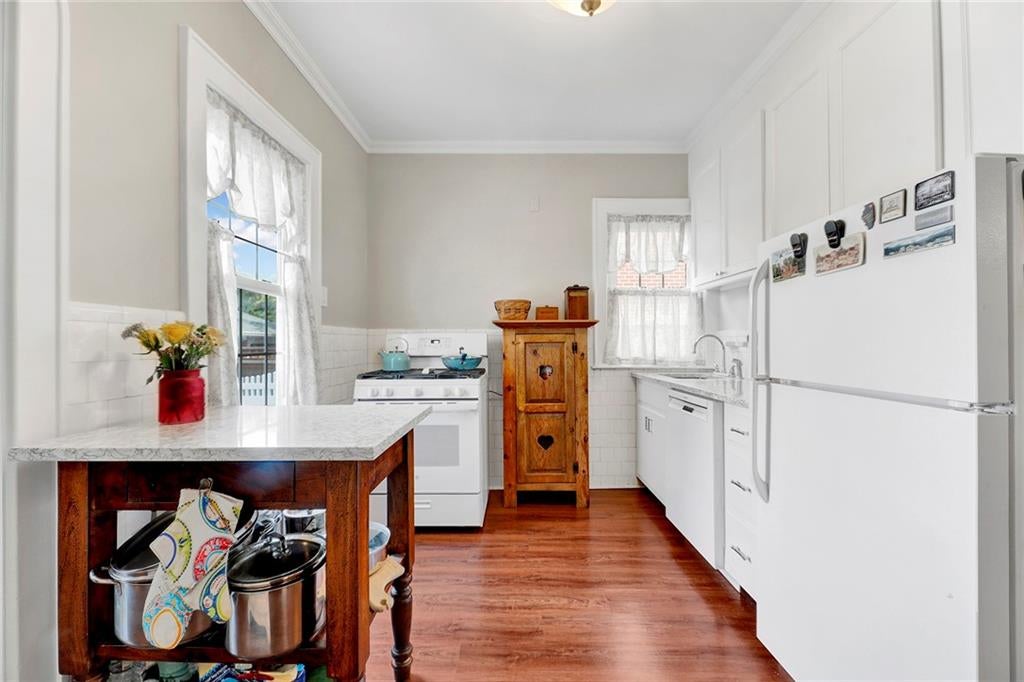 Brooklyn, New York, 11209, United States, 3 Bedrooms Bedrooms, ,3 BathroomsBathrooms,Residential,Active,1927679