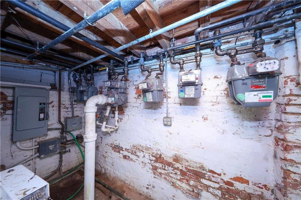 Brooklyn, New York, 11220, United States, ,Residential,Active,1790213