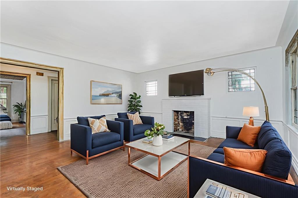 Brooklyn, New York, 11210, United States, 3 Bedrooms Bedrooms, ,2 BathroomsBathrooms,Residential,Active,1922277