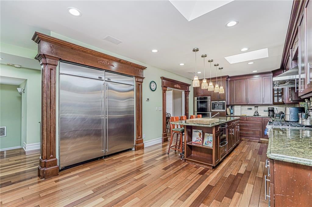 Brooklyn, New York, 11209, United States, 5 Bedrooms Bedrooms, ,4 BathroomsBathrooms,Residential,Active,1969641