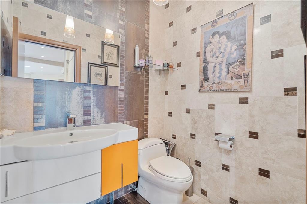 Brooklyn, New York, 11235, United States, 3 Bedrooms Bedrooms, ,3 BathroomsBathrooms,Residential,Active,2043829