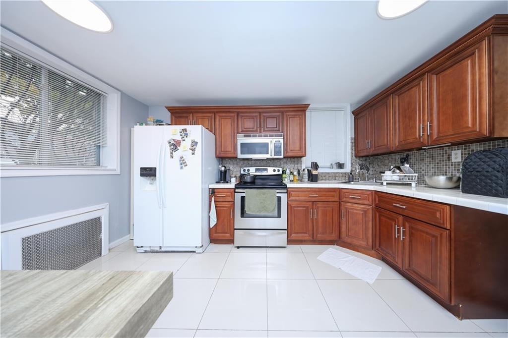 Brooklyn, New York, 11229, United States, 5 Bedrooms Bedrooms, ,3 BathroomsBathrooms,Residential,Active,1968110