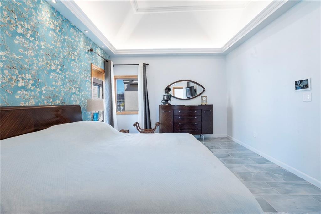 Brooklyn, New York, 11235, United States, 3 Bedrooms Bedrooms, ,3 BathroomsBathrooms,Residential,Active,2043829