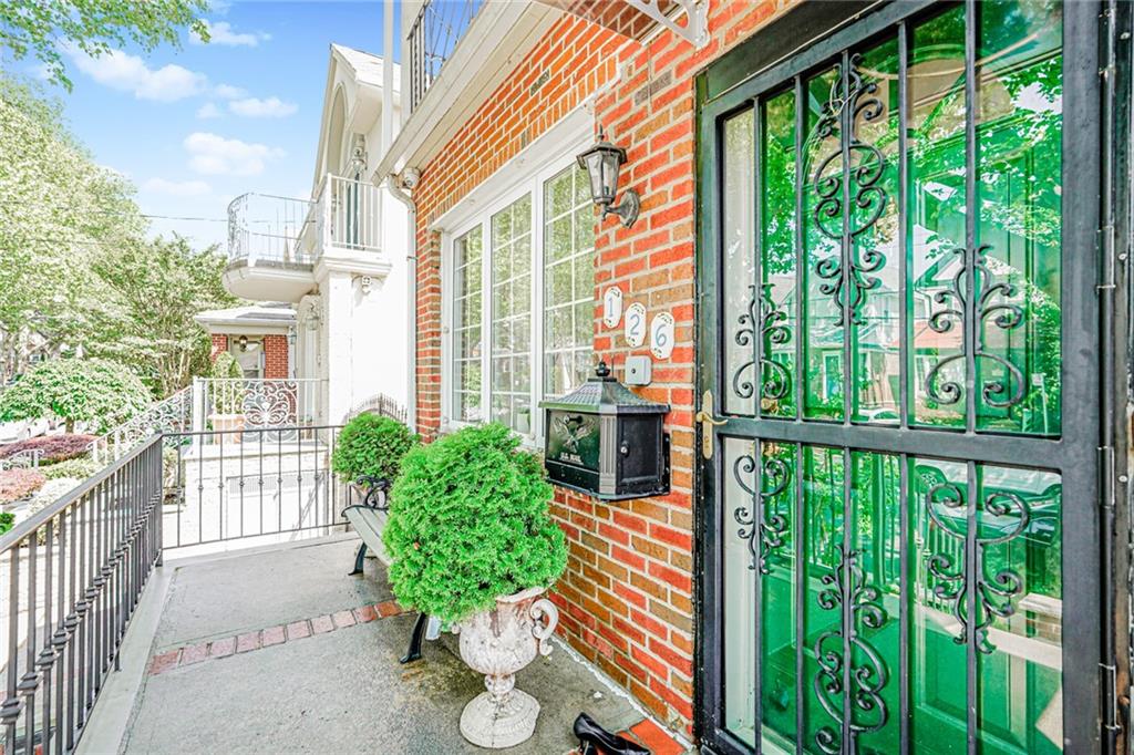 Brooklyn, New York, 11209, United States, 3 Bedrooms Bedrooms, ,2 BathroomsBathrooms,Residential,Active,1834476