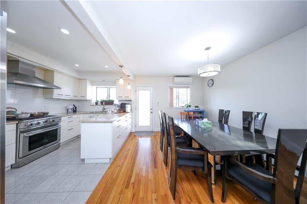 Brooklyn, New York, 11228, United States, 4 Bedrooms Bedrooms, ,3 BathroomsBathrooms,Residential,Active,1967314