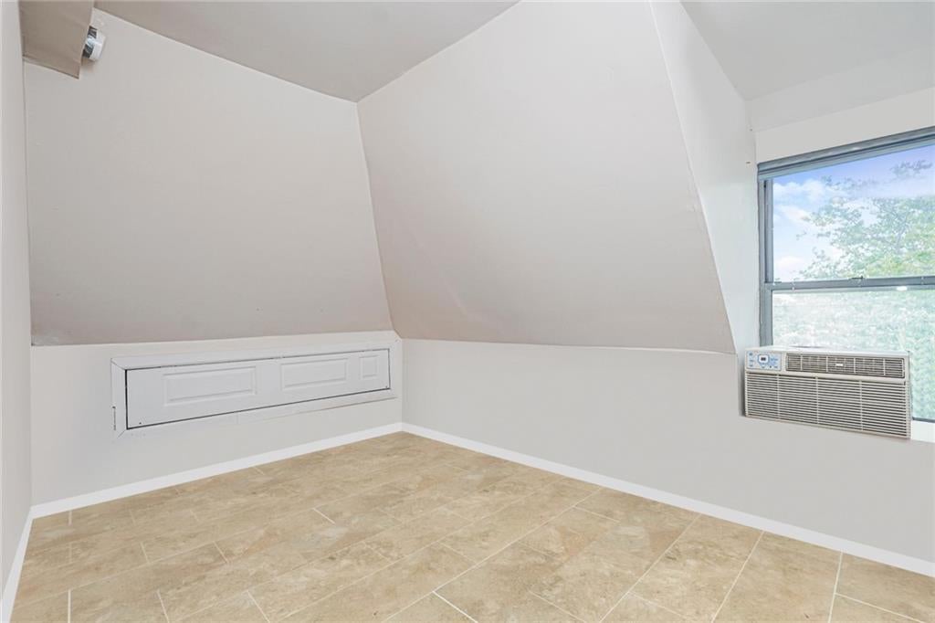 Brooklyn, New York, 11234, United States, 4 Bedrooms Bedrooms, ,7 BathroomsBathrooms,Residential,Active,1859380