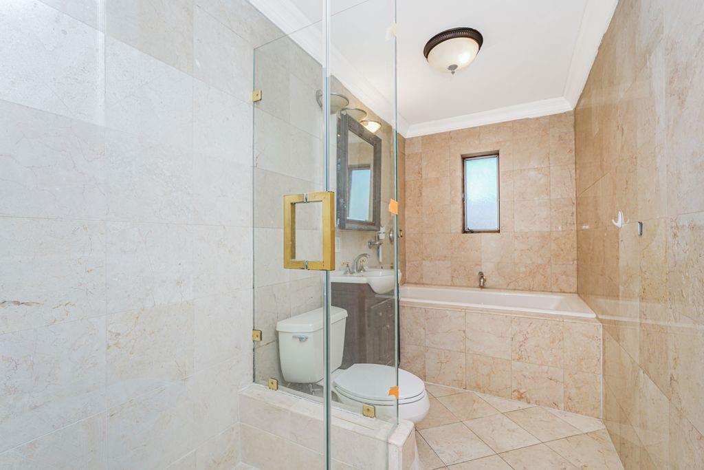 Brooklyn, New York, 11229, United States, 6 Bedrooms Bedrooms, ,4 BathroomsBathrooms,Residential,Active,2051996