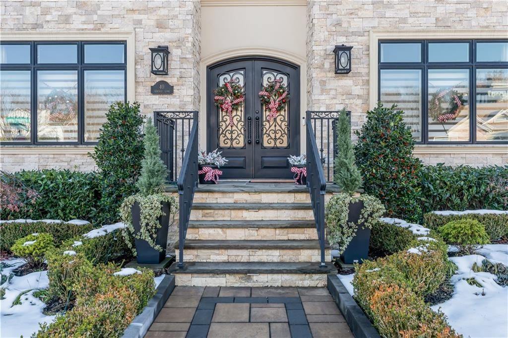 Staten Island, New York, 10307, United States, 4 Bedrooms Bedrooms, ,4 BathroomsBathrooms,Residential,Active,2009406