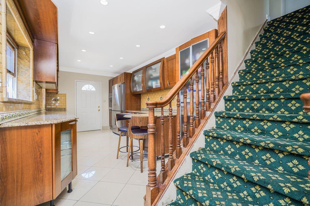 Brooklyn, New York, 11229, United States, 6 Bedrooms Bedrooms, ,4 BathroomsBathrooms,Residential,Active,2051996