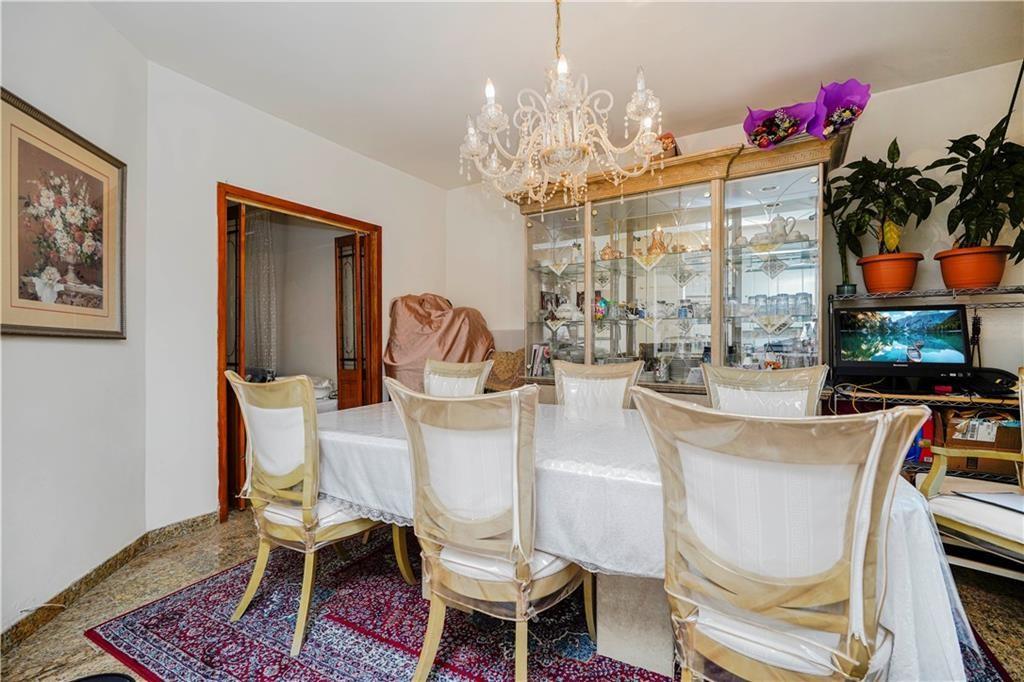 Brooklyn, New York, 11228, United States, 4 Bedrooms Bedrooms, ,3 BathroomsBathrooms,Residential,Active,1894180