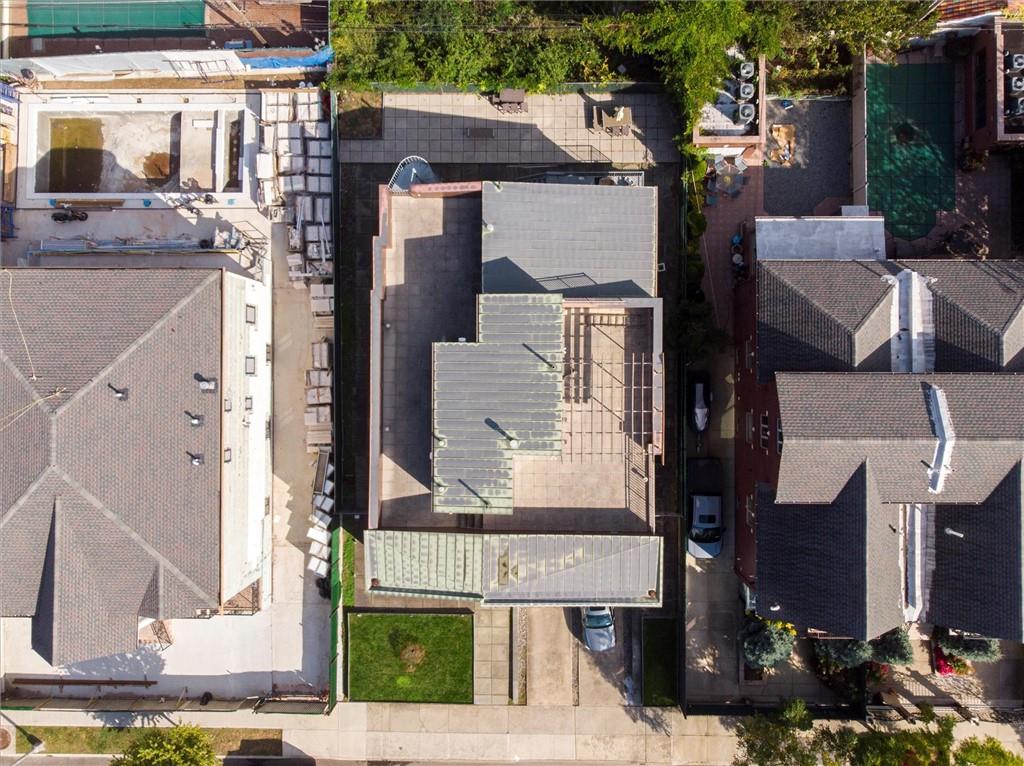 Brooklyn, New York, 11235, United States, 5 Bedrooms Bedrooms, ,5 BathroomsBathrooms,Residential,Active,1963250