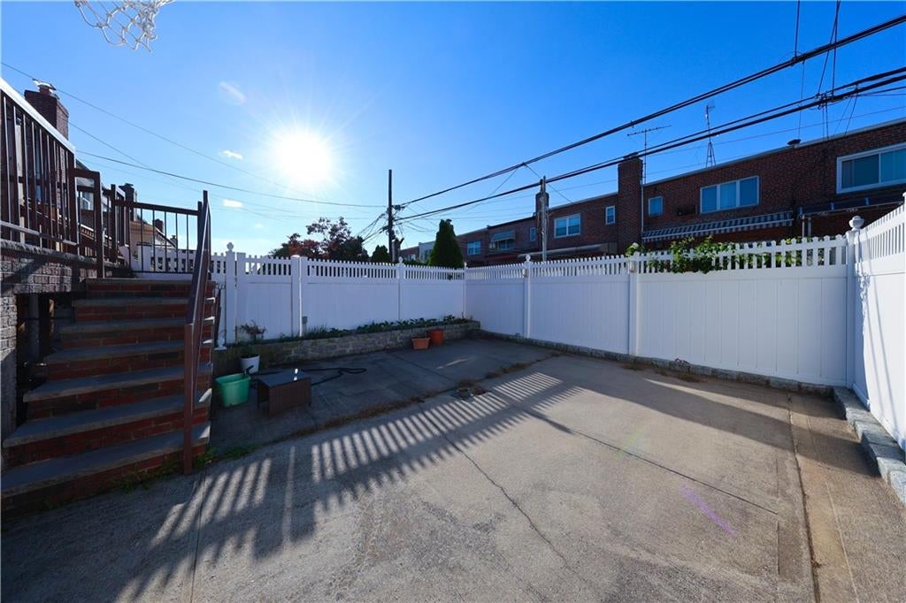 Brooklyn, New York, 11228, United States, 4 Bedrooms Bedrooms, ,3 BathroomsBathrooms,Residential,Active,1967314