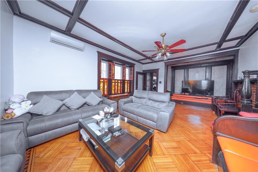 Brooklyn, New York, 11204, United States, ,5 BathroomsBathrooms,Residential,Active,1761601
