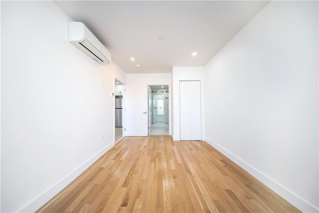 Flushing, New York, 11358, United States, ,Commercial,Active,1945081