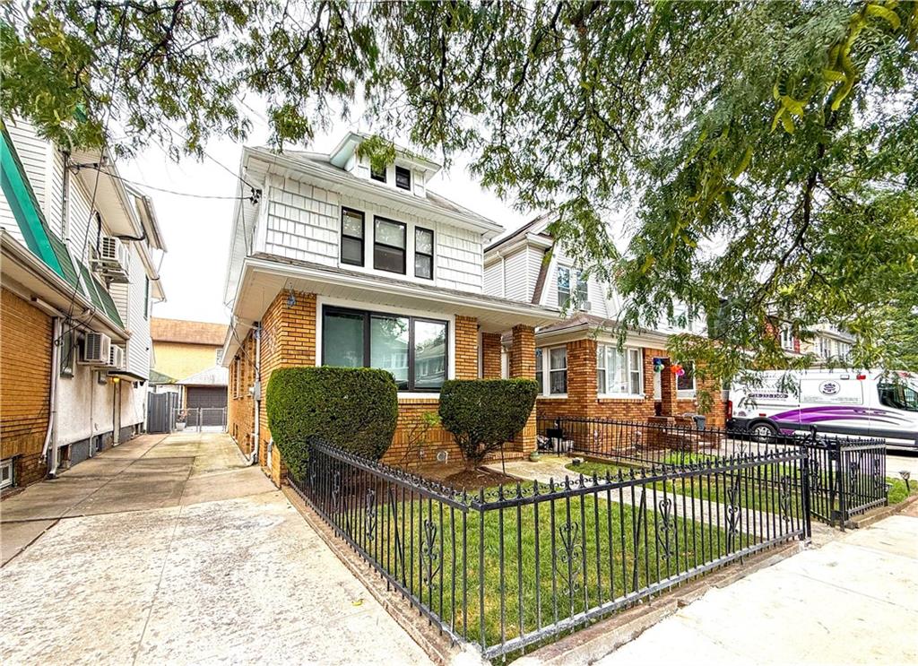 Brooklyn, New York, 11210, United States, 3 Bedrooms Bedrooms, ,3 BathroomsBathrooms,Residential,Active,1920267