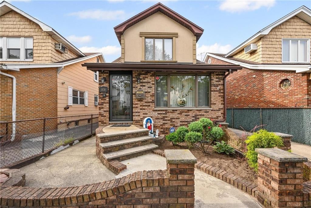 Brooklyn, New York, 11204, United States, 3 Bedrooms Bedrooms, ,2 BathroomsBathrooms,Residential,Active,1954030