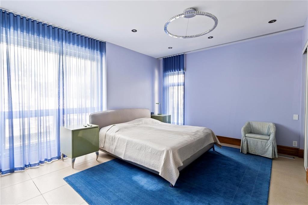 Brooklyn, New York, 11235, United States, 5 Bedrooms Bedrooms, ,5 BathroomsBathrooms,Residential,Active,1963250