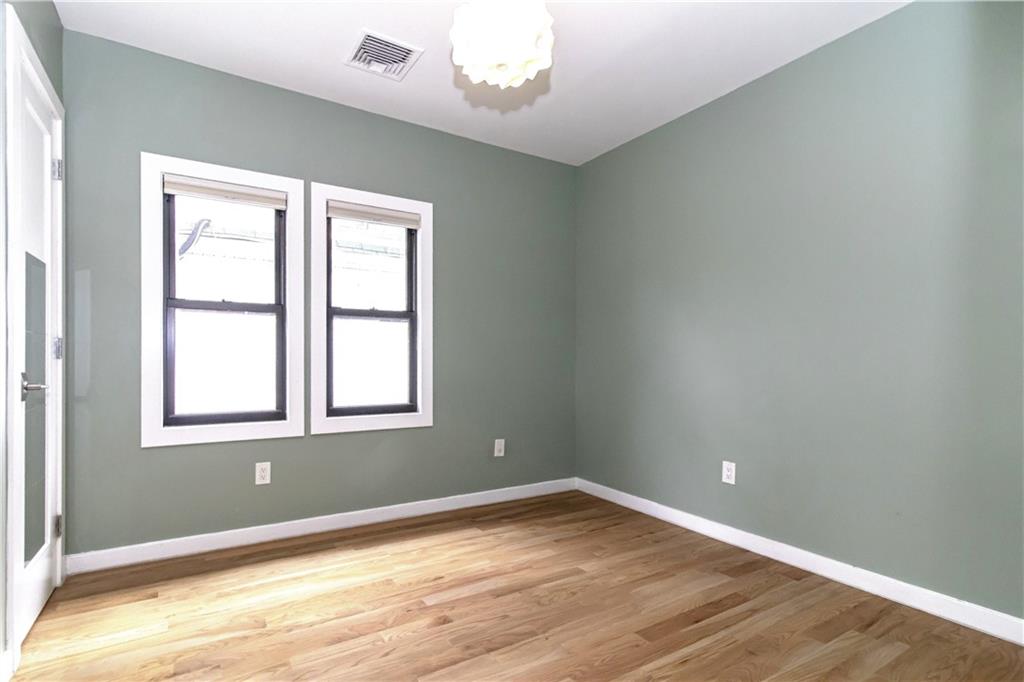 Brooklyn, New York, 11210, United States, 3 Bedrooms Bedrooms, ,3 BathroomsBathrooms,Residential,Active,1920267