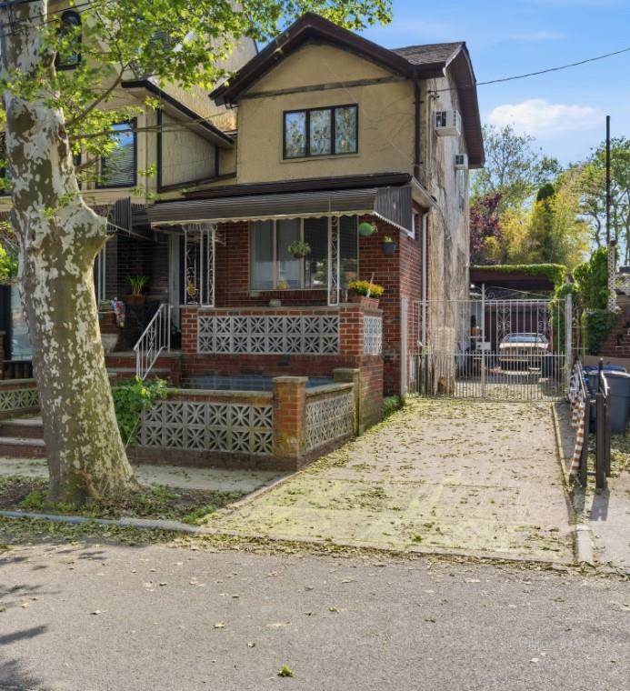 Brooklyn, New York, 11223, United States, 3 Bedrooms Bedrooms, ,3 BathroomsBathrooms,Residential,Active,2044180