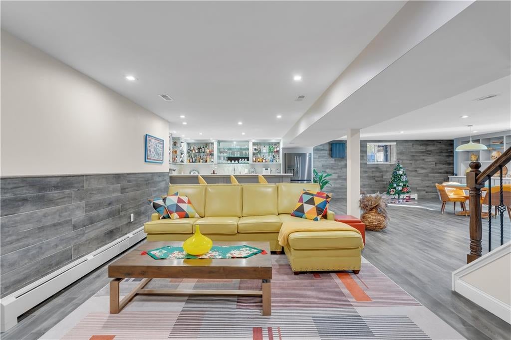 Staten Island, New York, 10307, United States, 4 Bedrooms Bedrooms, ,4 BathroomsBathrooms,Residential,Active,2009406