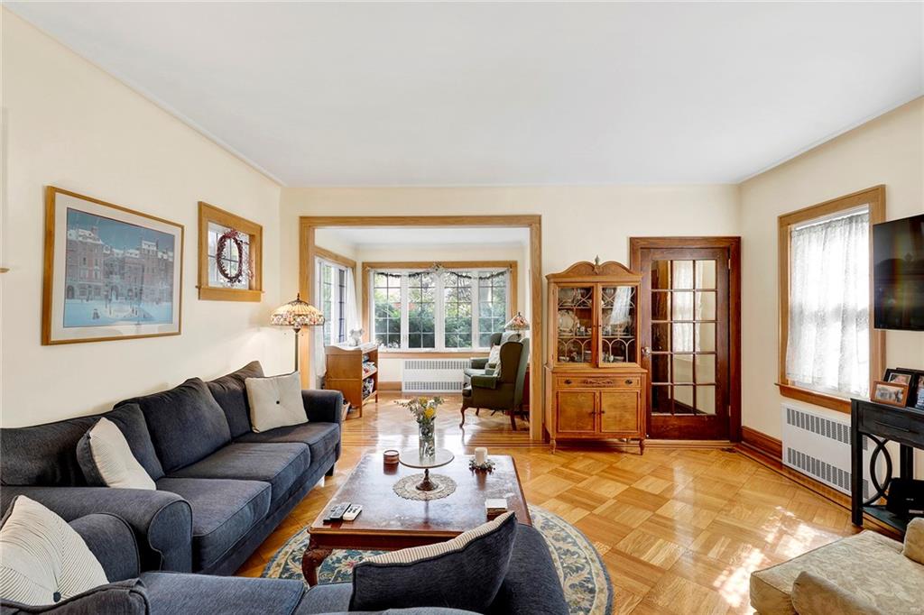 Brooklyn, New York, 11209, United States, 3 Bedrooms Bedrooms, ,3 BathroomsBathrooms,Residential,Active,1927679