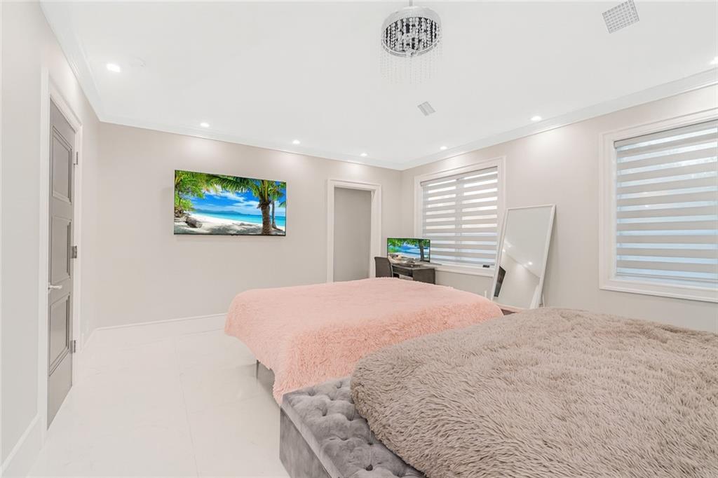 Staten Island, New York, 10304, United States, 4 Bedrooms Bedrooms, ,4 BathroomsBathrooms,Residential,Active,1968381