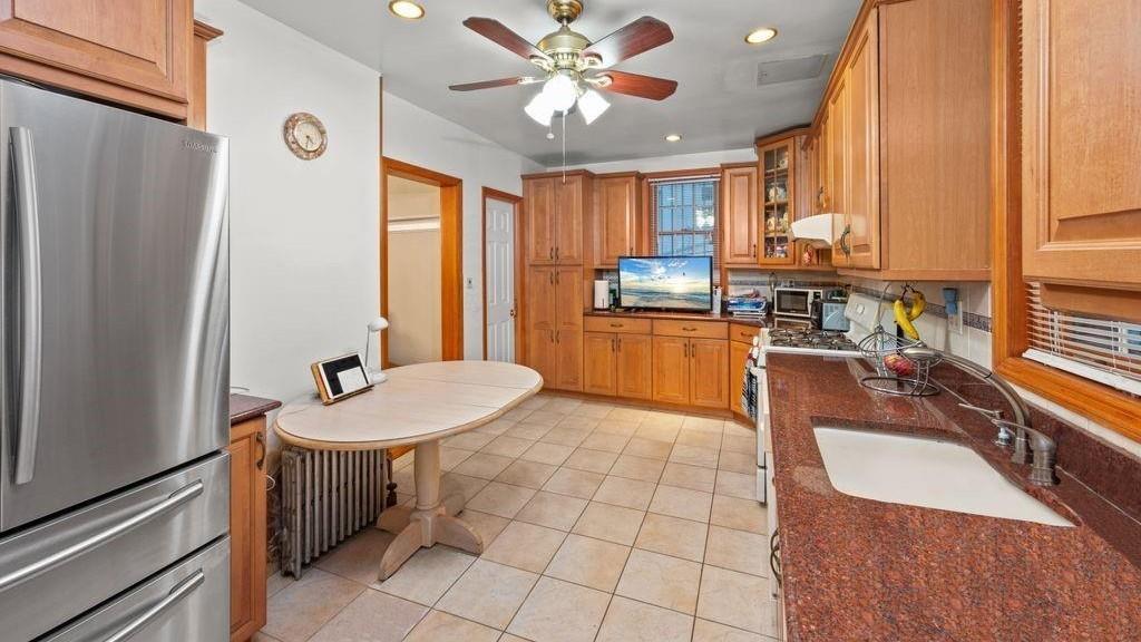 Brooklyn, New York, 11209, United States, 5 Bedrooms Bedrooms, ,3 BathroomsBathrooms,Residential,Active,1964248