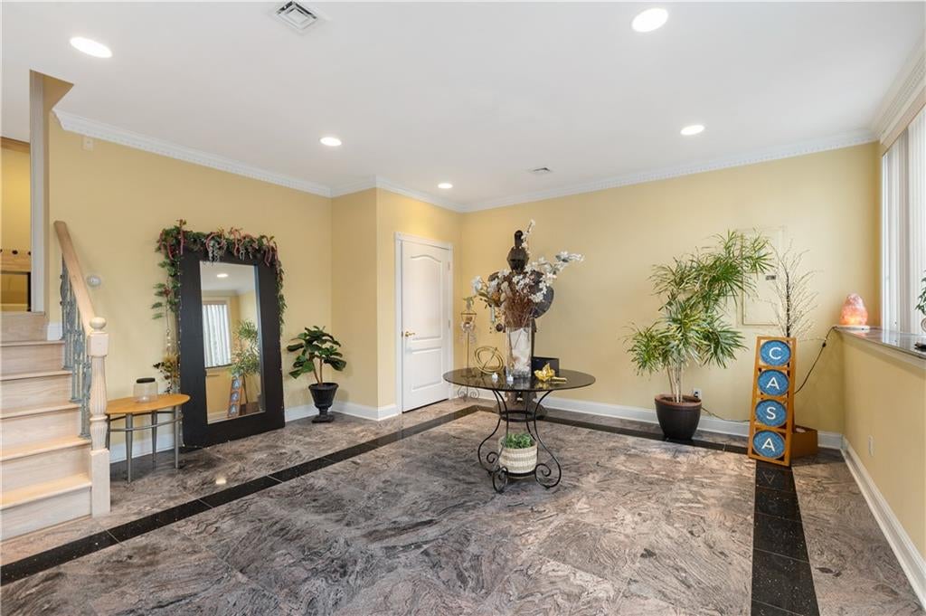 Staten Island, New York, 10304, United States, 4 Bedrooms Bedrooms, ,4 BathroomsBathrooms,Residential,Active,1997634