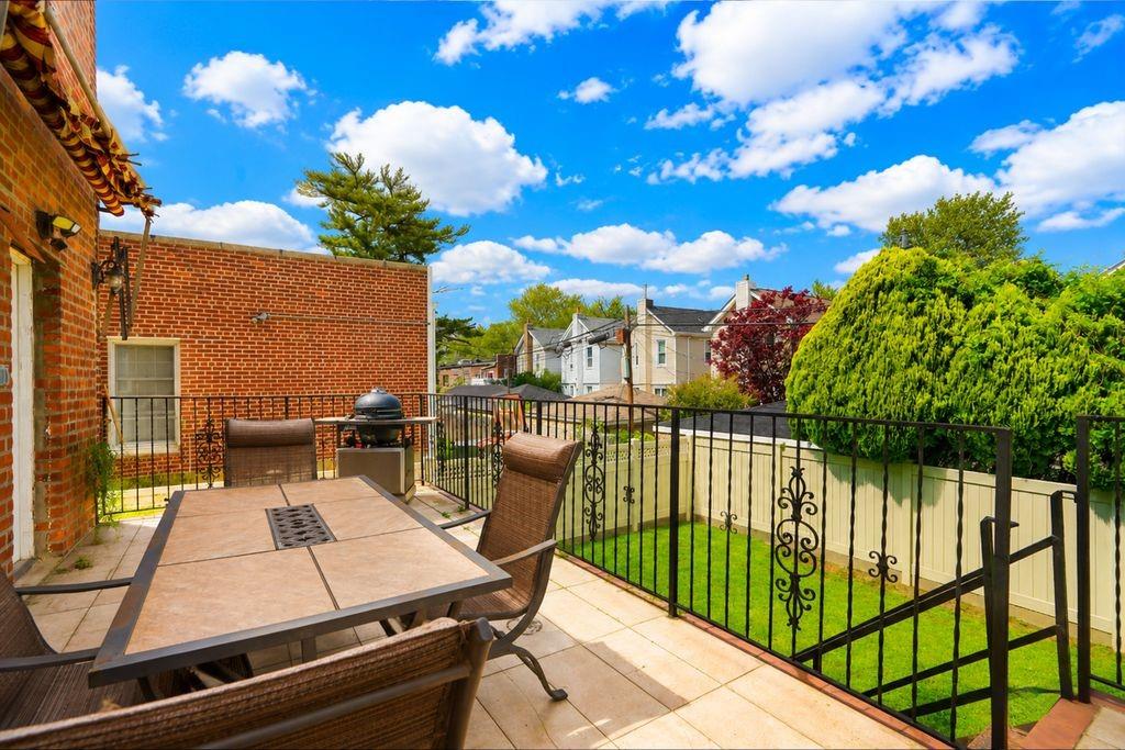 Brooklyn, New York, 11229, United States, 6 Bedrooms Bedrooms, ,4 BathroomsBathrooms,Residential,Active,2051996