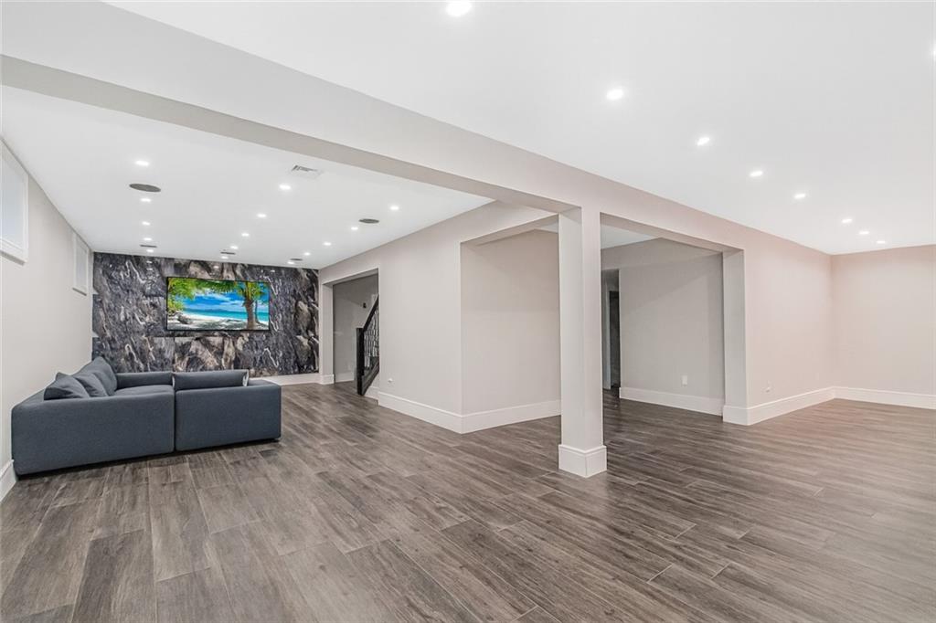 Staten Island, New York, 10304, United States, 4 Bedrooms Bedrooms, ,4 BathroomsBathrooms,Residential,Active,1968381