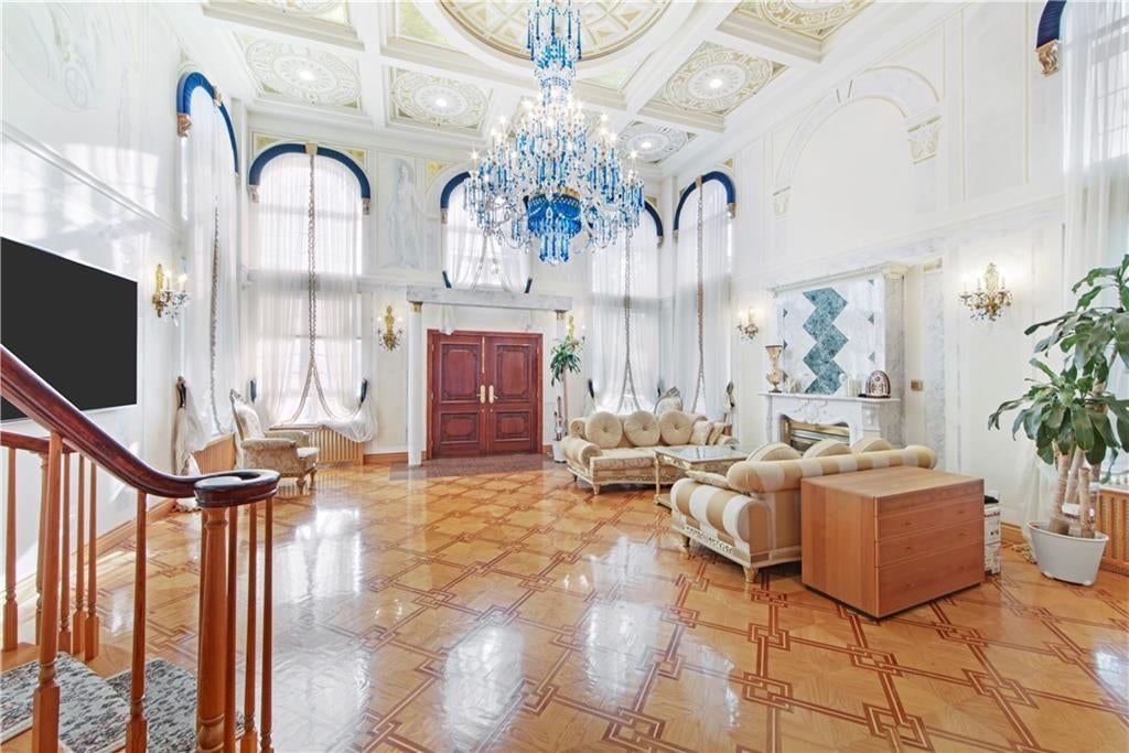 Brooklyn, New York, 11235, United States, 3 Bedrooms Bedrooms, ,5 BathroomsBathrooms,Residential,Active,1912813