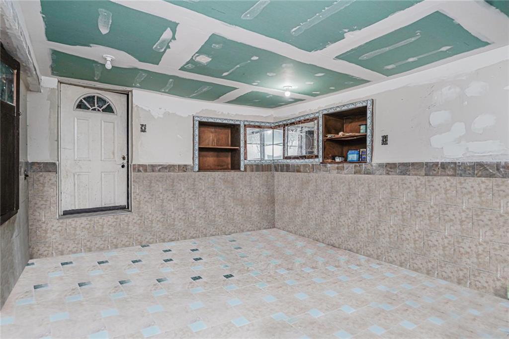 Brooklyn, New York, 11234, United States, 4 Bedrooms Bedrooms, ,7 BathroomsBathrooms,Residential,Active,1859380