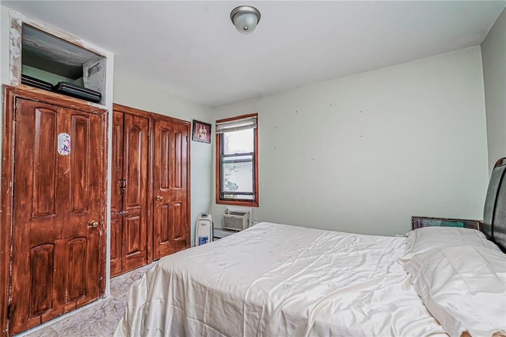 Brooklyn, New York, 11234, United States, 4 Bedrooms Bedrooms, ,7 BathroomsBathrooms,Residential,Active,1859380
