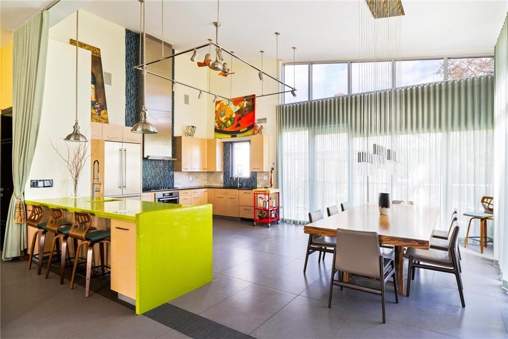 Brooklyn, New York, 11235, United States, 5 Bedrooms Bedrooms, ,5 BathroomsBathrooms,Residential,Active,1963250