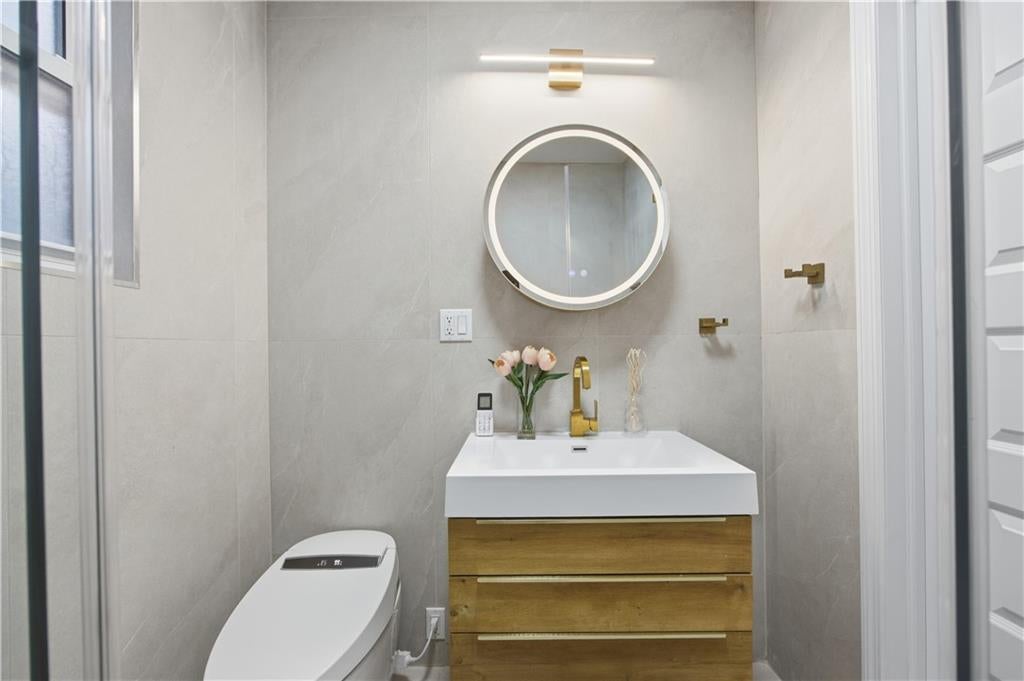 Brooklyn, New York, 11229, United States, 3 Bedrooms Bedrooms, ,3 BathroomsBathrooms,Residential,Active,2045747