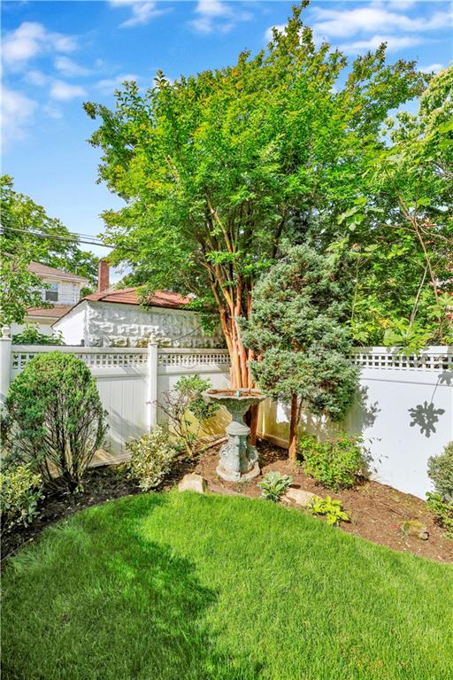 Brooklyn, New York, 11209, United States, 3 Bedrooms Bedrooms, ,4 BathroomsBathrooms,Residential,Active,1831775