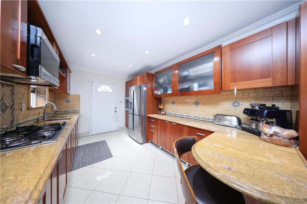 Brooklyn, New York, 11229, United States, 5 Bedrooms Bedrooms, ,3 BathroomsBathrooms,Residential,Active,1968110