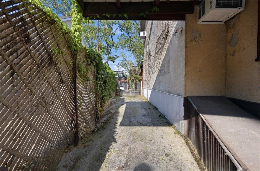 Brooklyn, New York, 11223, United States, 3 Bedrooms Bedrooms, ,3 BathroomsBathrooms,Residential,Active,2044180